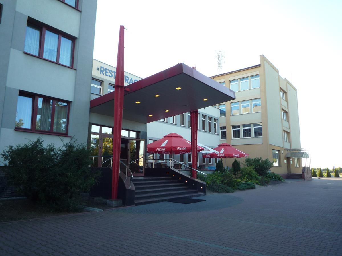 Carina Hotel Tczew Eksteriør billede